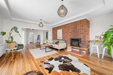 Photo of property in 5 Turville Crescent, Newlands, Wellington, 6037