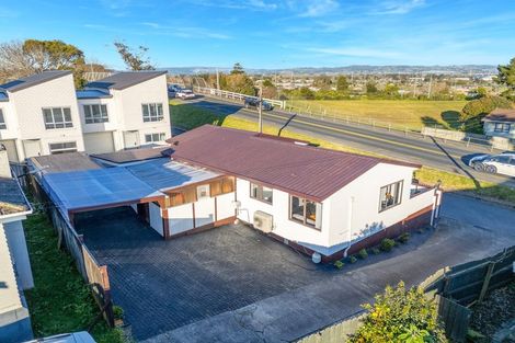 Photo of property in 2/86 Alfriston Road, Manurewa East, Auckland, 2102