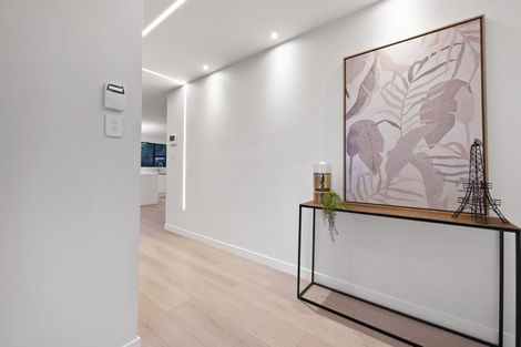 Photo of property in 42c Takutai Avenue, Half Moon Bay, Auckland, 2012