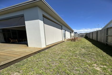 Photo of property in 8 Awatira Drive, Papamoa Beach, Papamoa, 3118