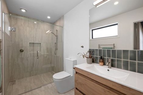 Photo of property in 318 Mangorei Road, Merrilands, New Plymouth, 4312