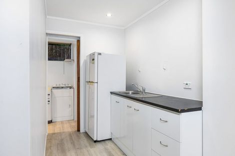 Photo of property in 9 Pohutukawa Avenue, Red Beach, 0932