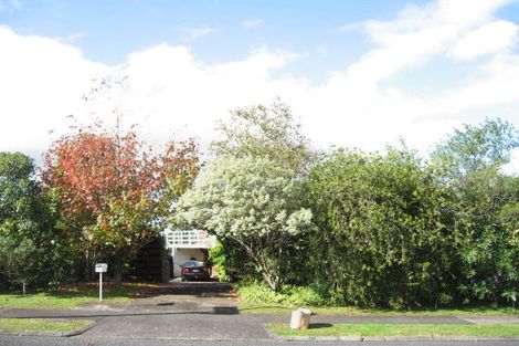 Photo of property in 20 Chatsworth Crescent, Pakuranga Heights, Auckland, 2010