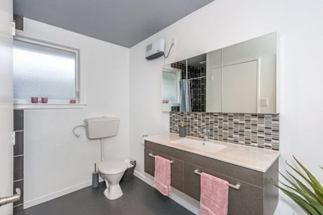 Photo of property in 2/42 Pacific Road, North New Brighton, Christchurch, 8083