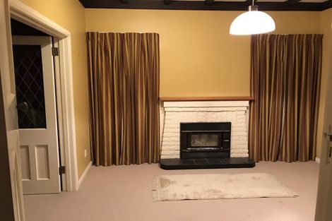 Photo of property in 11 Pahiatua Street, Hokowhitu, Palmerston North, 4410