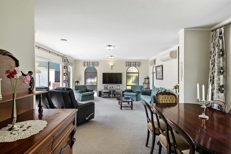 Photo of property in 84 Chelsea View Drive, Chatswood, Auckland, 0626