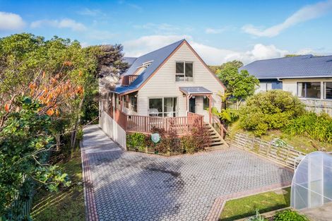 Photo of property in 4 Te Kura Road, Pukerua Bay, 5026