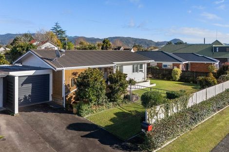 Photo of property in 2 Francis Drive, Katikati, 3129