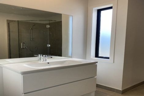 Photo of property in 30b Collins Avenue, Tawa, Wellington, 5028