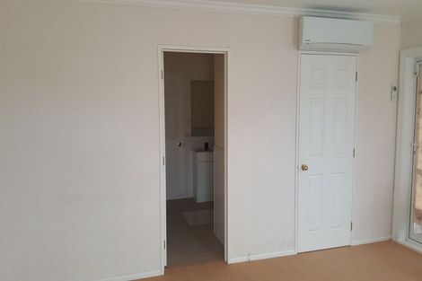 Photo of property in 32 Middlefield Drive, East Tamaki Heights, Auckland, 2016