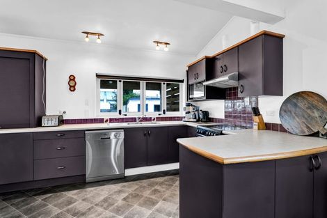 Photo of property in 278 South Road, Hawera, 4610