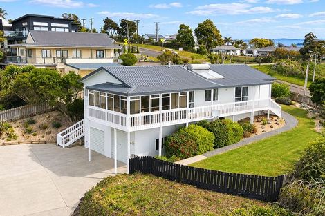 Photo of property in 32 Wainui Road, Raglan, 3225