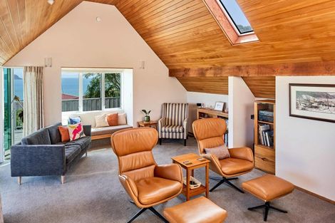 Photo of property in 1 Roys Road, Plimmerton, Porirua, 5026