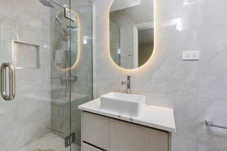 Photo of property in 2/287 Massey Road, Mangere East, Auckland, 2024