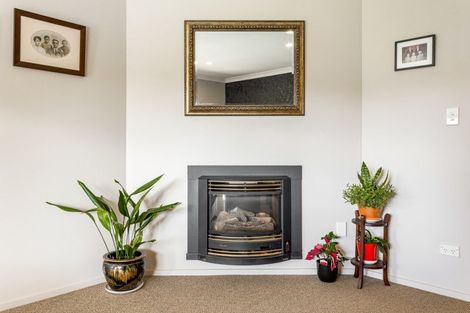 Photo of property in 10 Station Road, Huapai, Kumeu, 0810