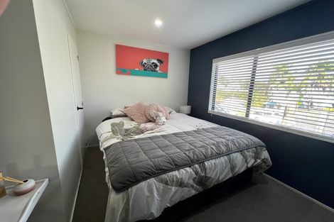 Photo of property in 1/3 Fernlea Rise, Bayview, Auckland, 0629