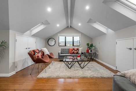 Photo of property in 102 Bassett Road, Remuera, Auckland, 1050