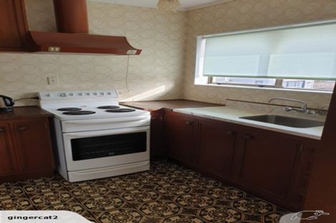 Photo of property in 1/7 Tusac Place, Totara Vale, Auckland, 0627