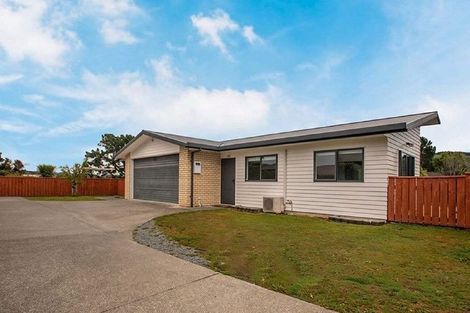 Photo of property in 36 Sunstone Crescent, Brown Owl, Upper Hutt, 5018