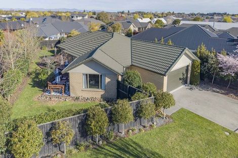 Photo of property in 44 Huntingdon Drive, Rangiora, 7400