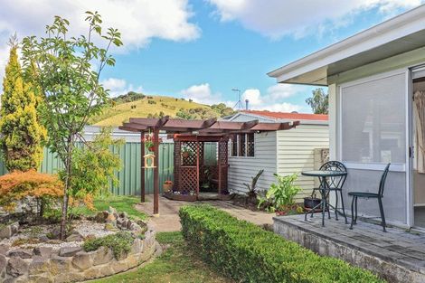 Photo of property in 48 Trigg Crescent, Taradale, Napier, 4112