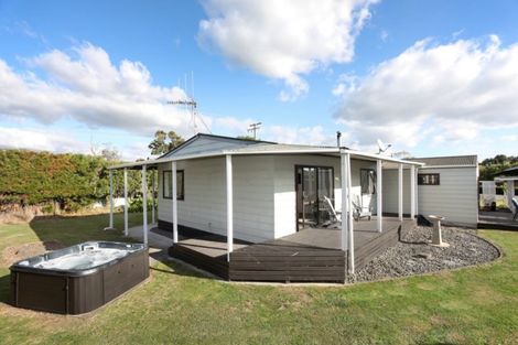 Photo of property in 146 Parewanui Road, Bulls, 4894