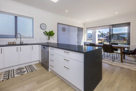 Photo of property in 7 Hopkirk Avenue, Wallaceville, Upper Hutt, 5018