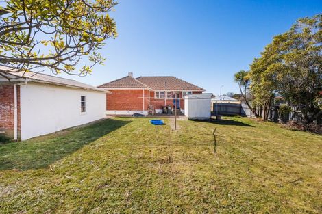 Photo of property in 27 Crewe Crescent, Hokowhitu, Palmerston North, 4410