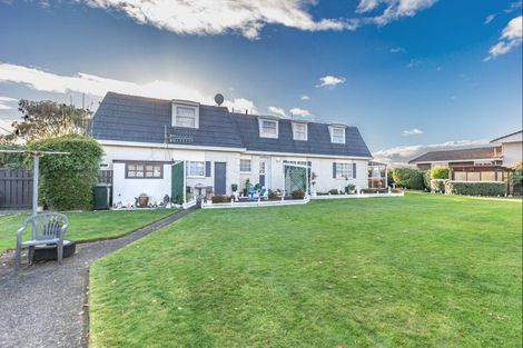 Photo of property in 2 Avon Street, Levin, 5510