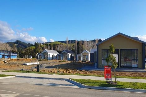 Photo of property in 64 Mataikokako Loop, Kawakawa Bay, 2585