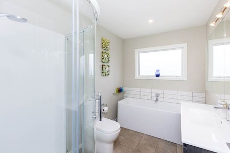 Photo of property in 15a Kiln Street, Silverstream, Upper Hutt, 5019