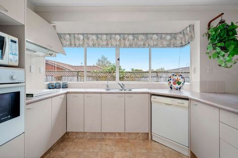 Photo of property in 9 Huntington Drive, Huntington Park, Auckland, 2013