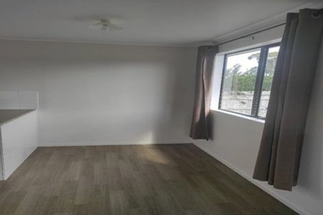 Photo of property in 2/21 Penion Drive, Flat Bush, Auckland, 2023