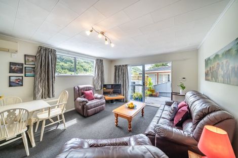Photo of property in 1/32 Hartford Crescent, Totara Park, Upper Hutt, 5018