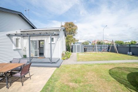 Photo of property in 46 Kingswood Street, Takaro, Palmerston North, 4412