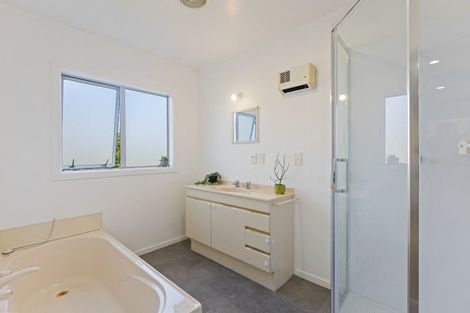 Photo of property in 285 Te Moana Road, Waikanae, 5036