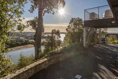 Photo of property in 21 Cannon Hill Crescent, Mount Pleasant, Christchurch, 8081