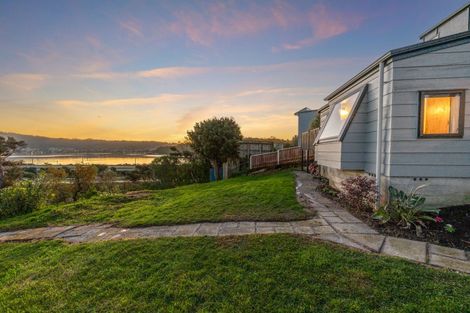 Photo of property in 7 Ayr Place, Papakowhai, Porirua, 5024