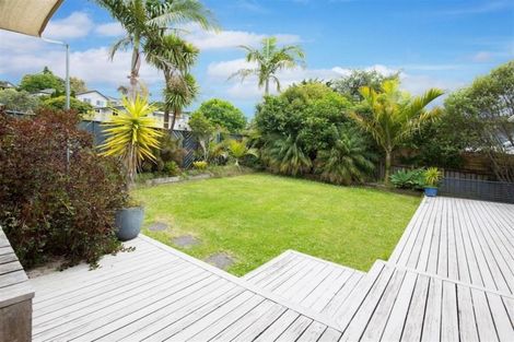Photo of property in 1/19 Becroft Drive, Forrest Hill, Auckland, 0620