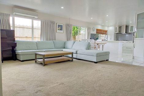 Photo of property in 2/8 Bowscale Place, Northpark, Auckland, 2013