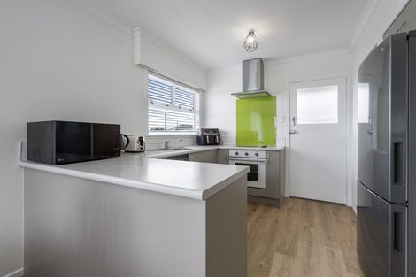 Photo of property in 3 Blenheim Place, Vogeltown, New Plymouth, 4310