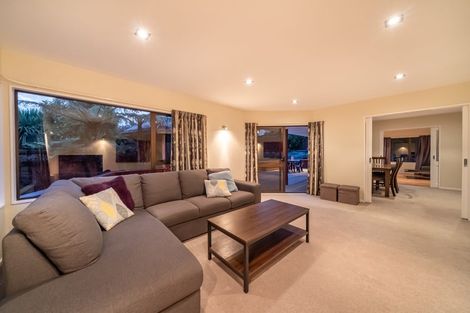 Photo of property in 9 Molyneux Close, Whitby, Porirua, 5024