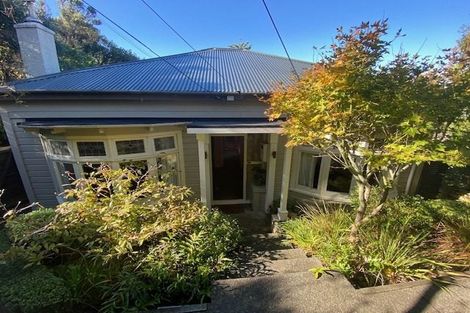 Photo of property in 29 Maida Vale Road, Roseneath, Wellington, 6011