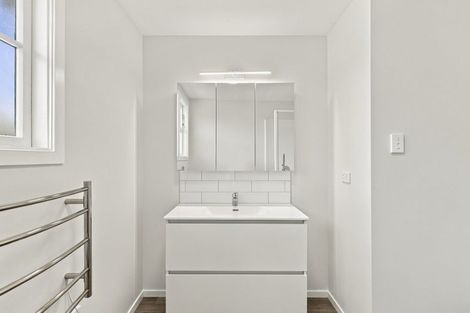 Photo of property in 61 Parsons Street, Frankleigh Park, New Plymouth, 4310