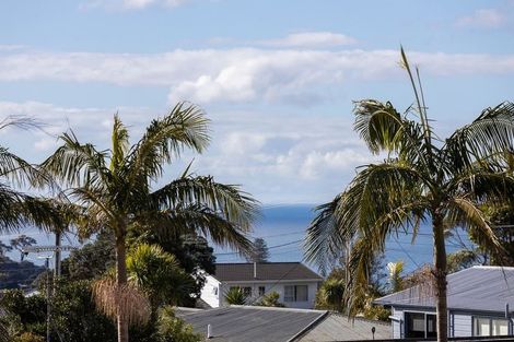 Photo of property in 1/4 Holt Avenue, Torbay, Auckland, 0630