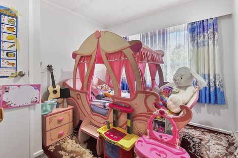 Photo of property in 28 Wayne Drive, Mangere, Auckland, 2022