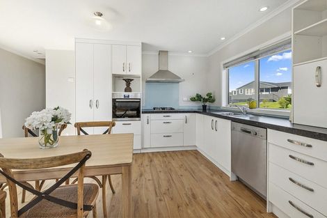 Photo of property in 4 Doncaster Terrace, Ascot Park, Porirua, 5024