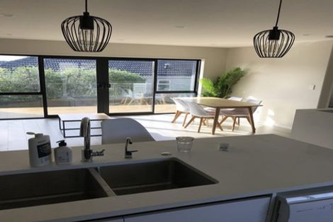 Photo of property in 35 Rutland Road, Stanley Point, Auckland, 0624