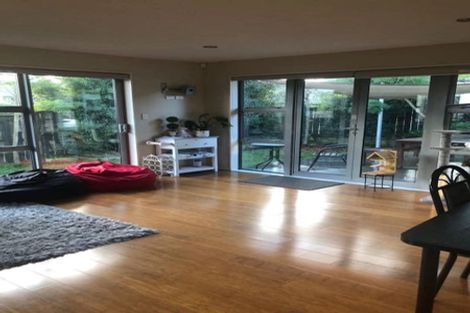 Photo of property in 30a Wicklow Road, Narrow Neck, Auckland, 0622