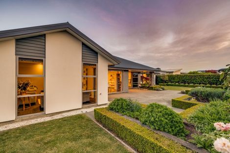 Photo of property in 14 Crown Close, Prebbleton, 7604